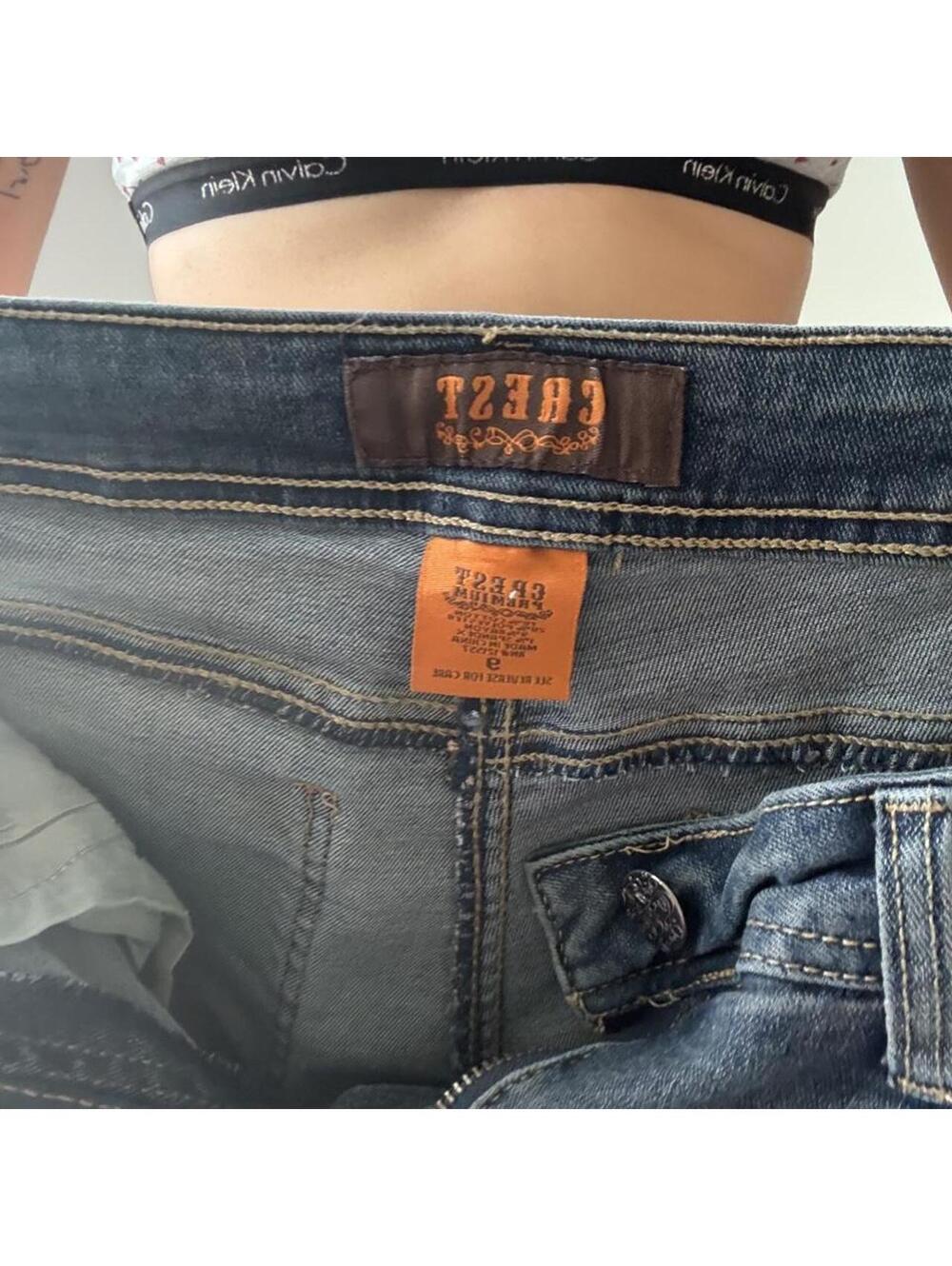 Crest Jeans - Picture 3 of 3